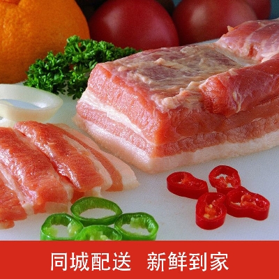 农户自家养殖现宰杀的大猪鲜猪肉五花肉