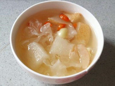 银耳雪梨汤